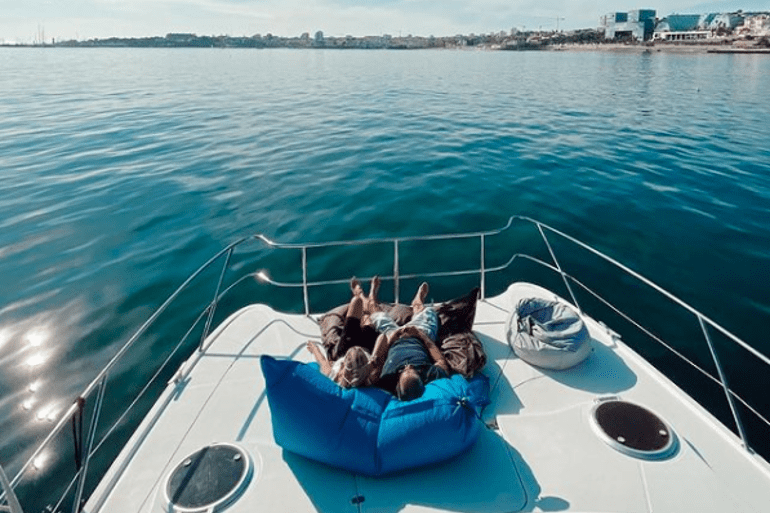 770x513_Catamaran_Boat_Lisbon_4