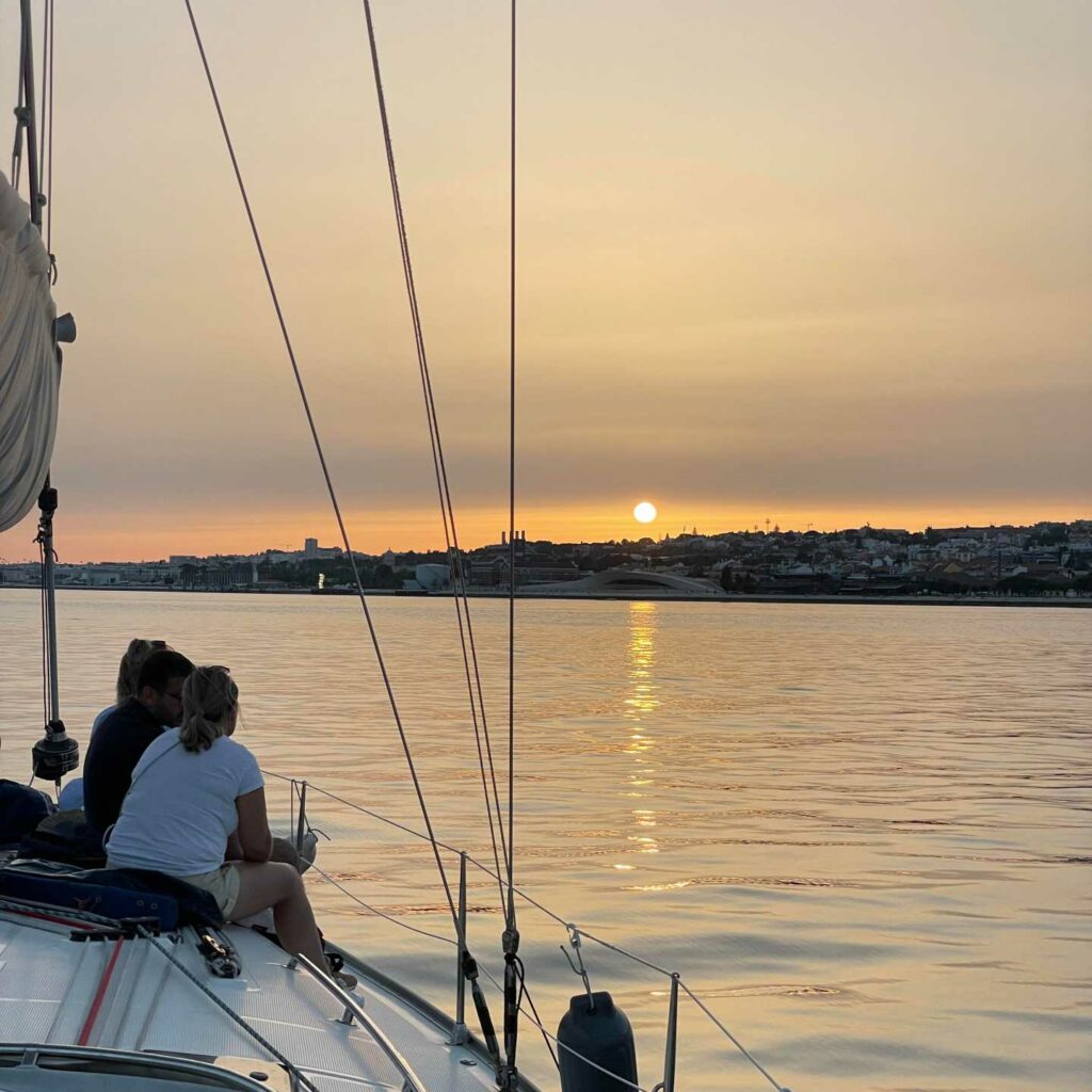 Sightseeing Lisbon On a Boat Tour – LisbonYacht