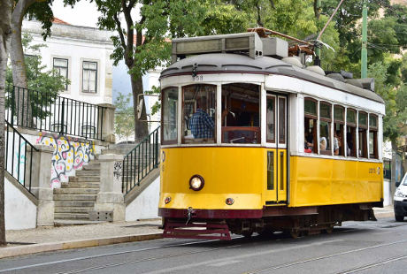 Best attractions in Lisbon for families - Tram