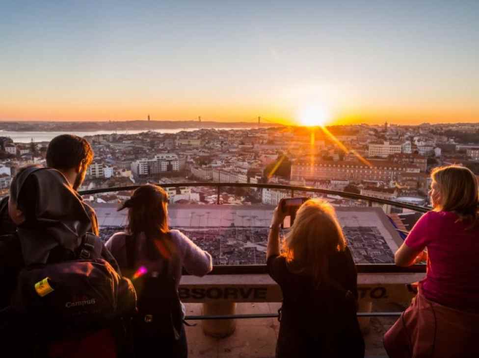 descobre atividades team building em lisboa lisbonyacht