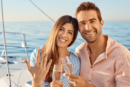 How to create a perfect romantic proposal on a boat