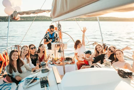 Private Boat Party with Friends in Lisbon