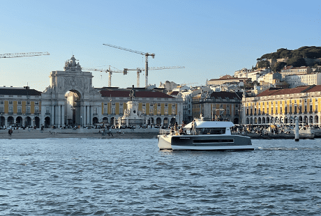 Motor Catamaran Yacht Lisbon