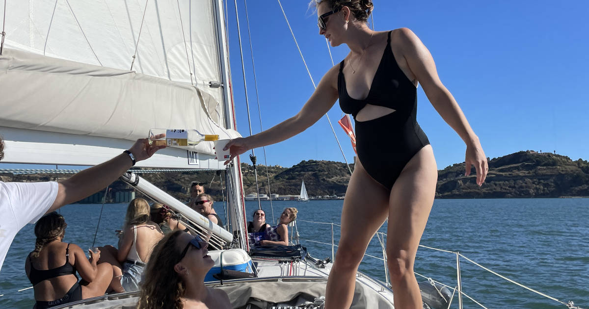 Hen do - Boat party in Lisbon - Bachelorette